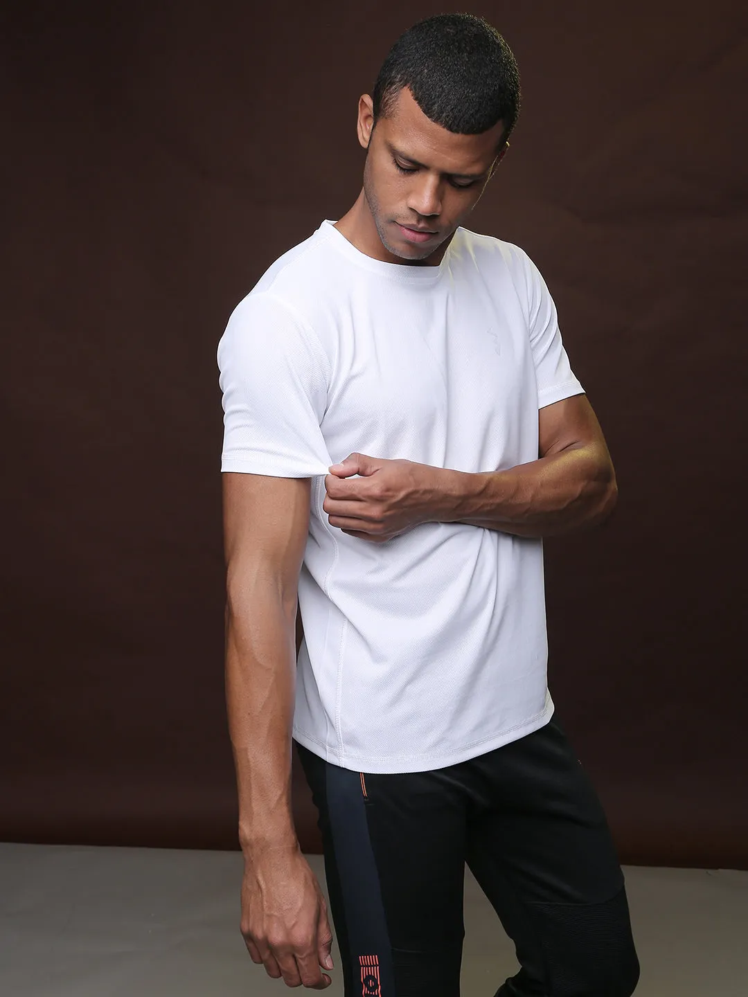 Campus Sutra Men Solid Sports T-Shirts