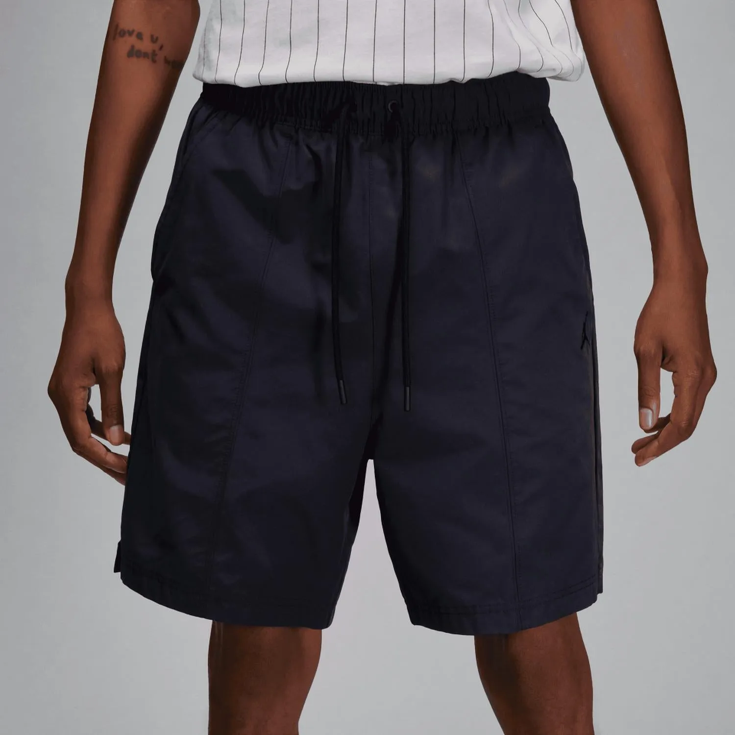 Men's Essential Shorts In Black/white