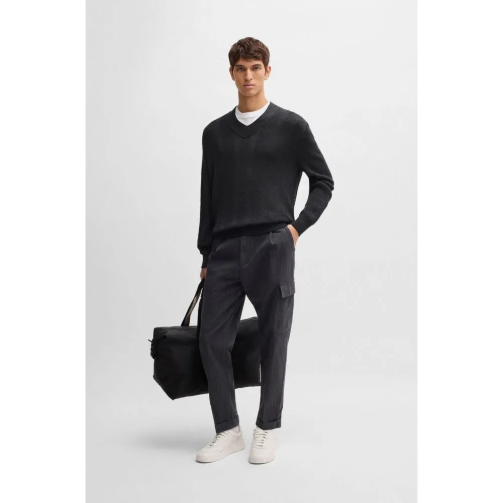 Mixed-structure V-neck sweater in wool