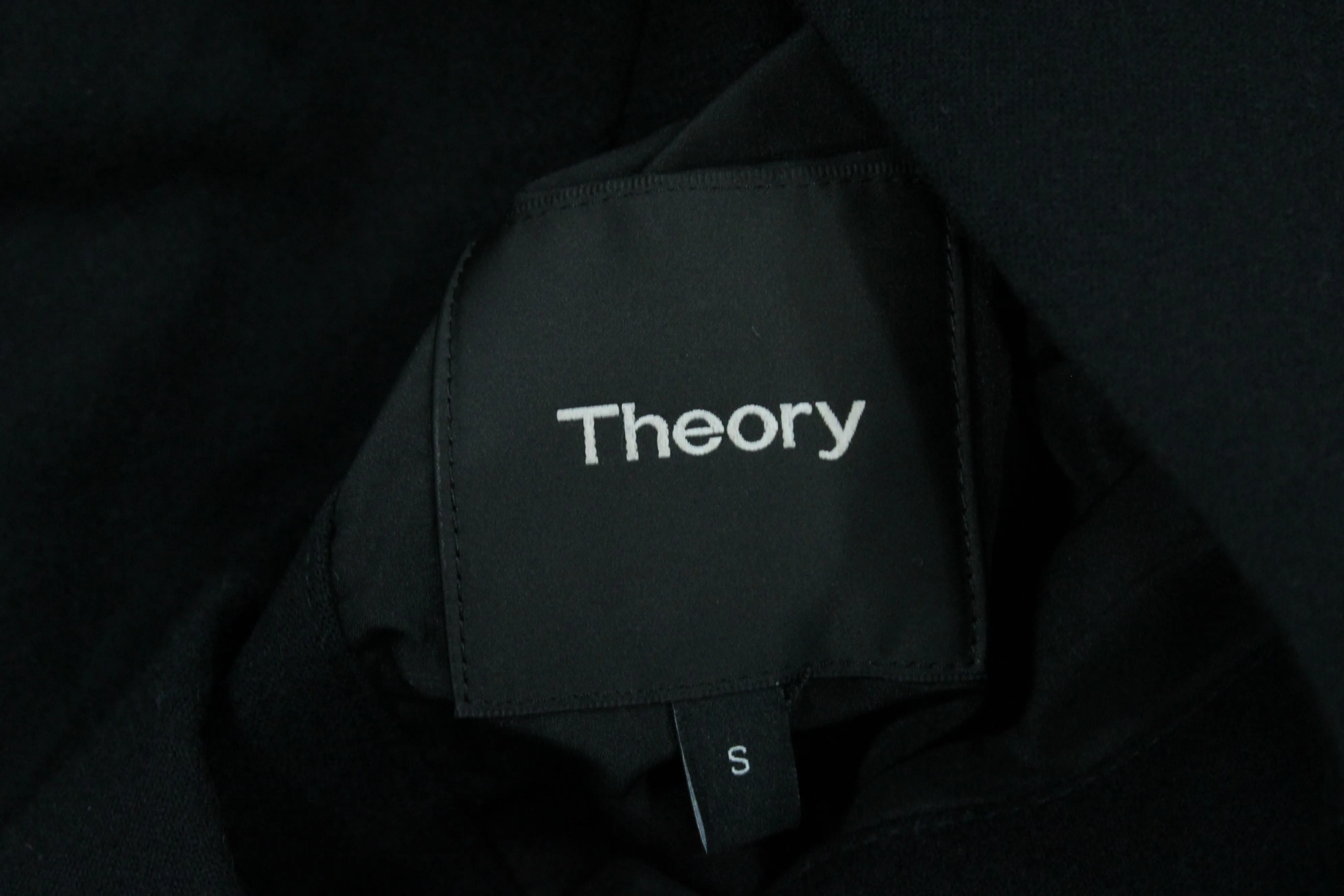Theory Reversible Puffer Vest in Black Polyester